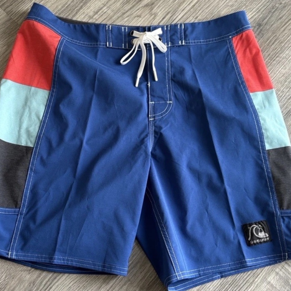 Quiksilver Original Arch 18" Boardshorts Men's Size 30 NWT